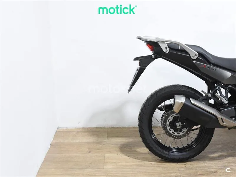 Honda XL 750 Transalp – Vista 3