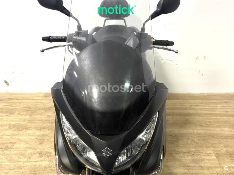 Suzuki Burgman 200 – Vista 8