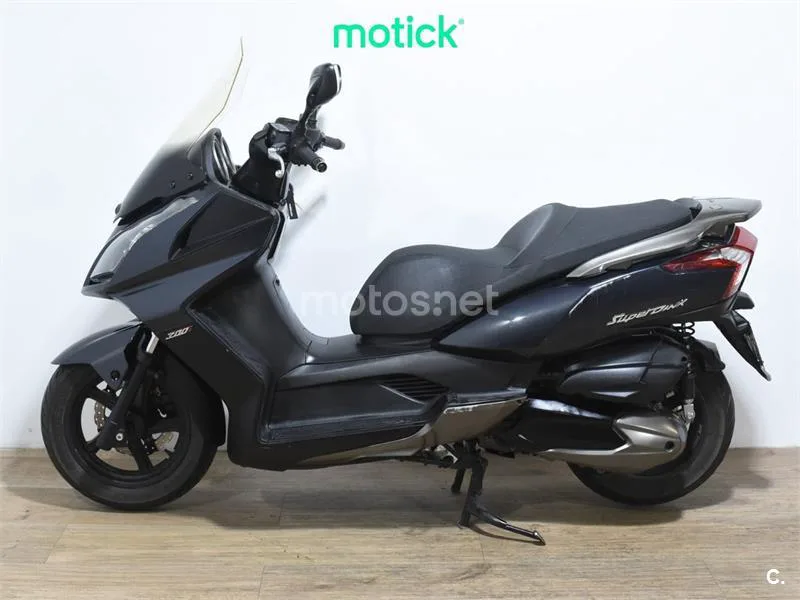 Kymco Super Dink 300 – Vista 7