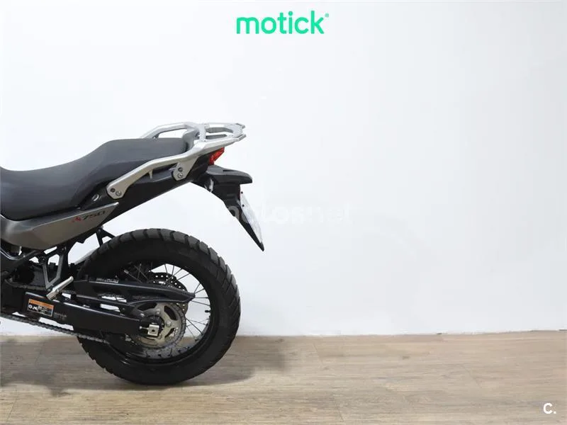 Honda XL 750 Transalp – Vista 9