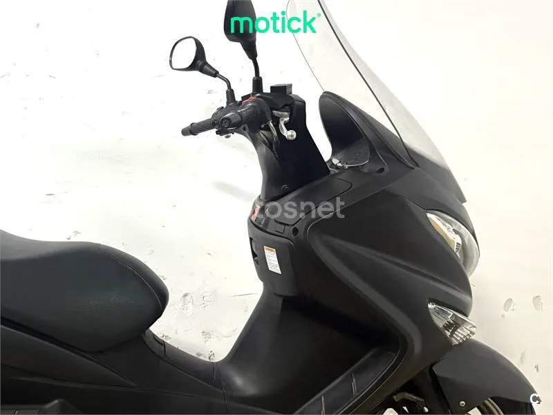 Suzuki Burgman 200 – Vista 3
