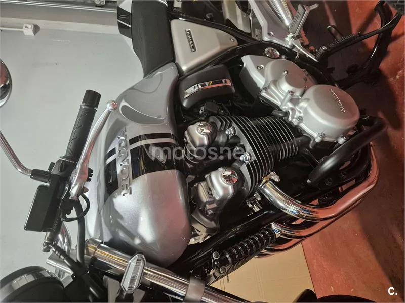 Honda CB 1100 – Vista 3