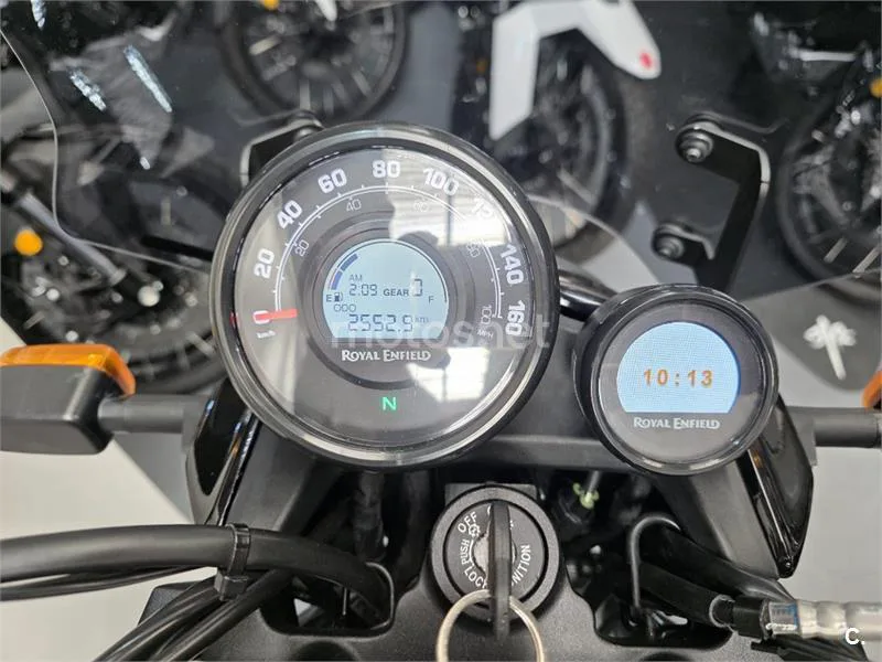Royal Enfield Scram 411 – Vista 16