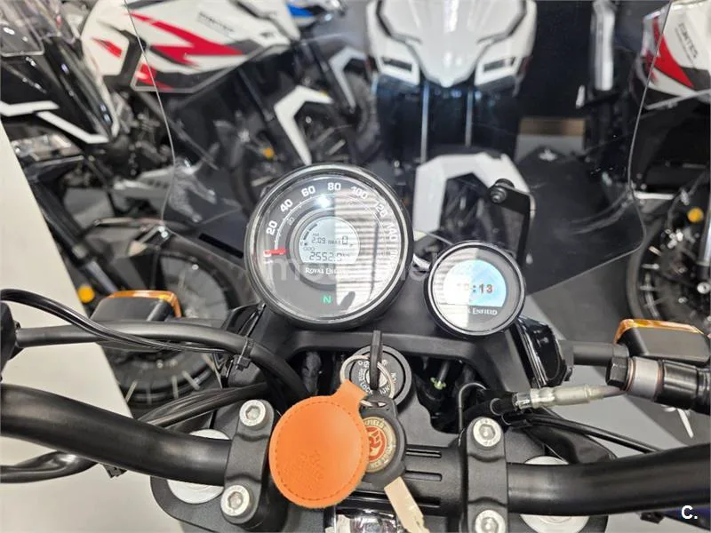 Royal Enfield Scram 411 – Vista 19