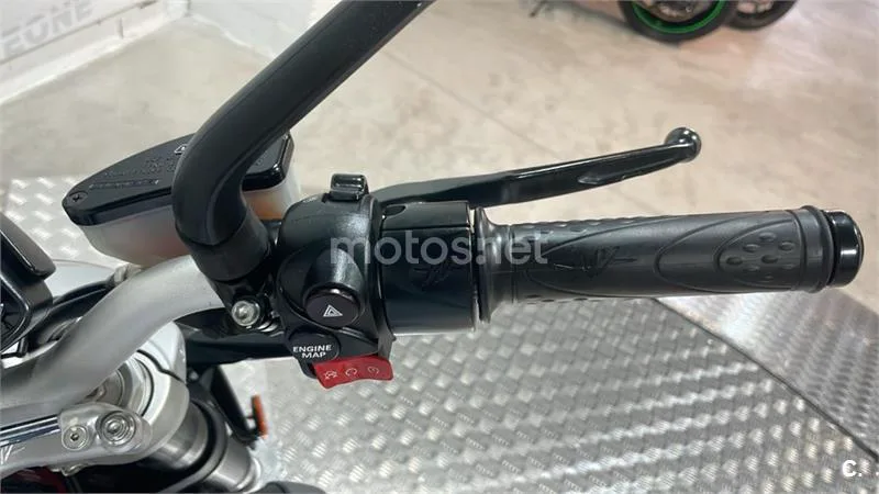 MV Agusta Brutale – Vista 11