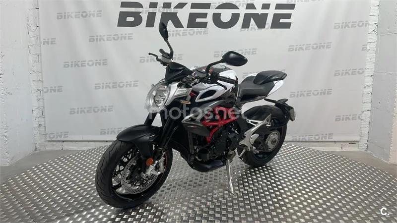 MV Agusta Brutale – Vista 3