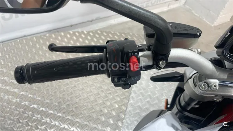 MV Agusta Brutale – Vista 10
