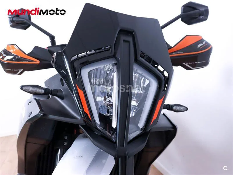 KTM 890 – Vista 5