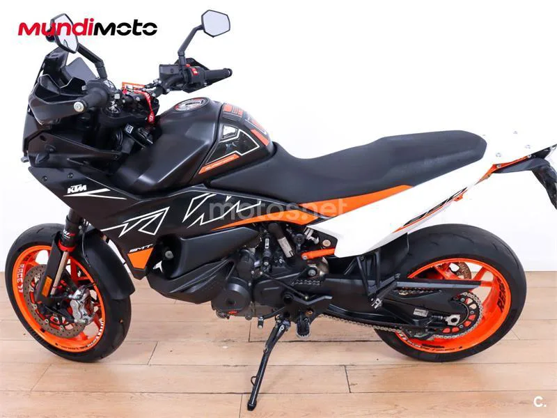 KTM 890 – Vista 6
