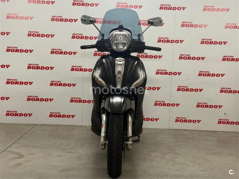 Piaggio Beverly 300 – Vista 4