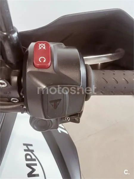 Triumph Tiger 800 XC – Vista 11
