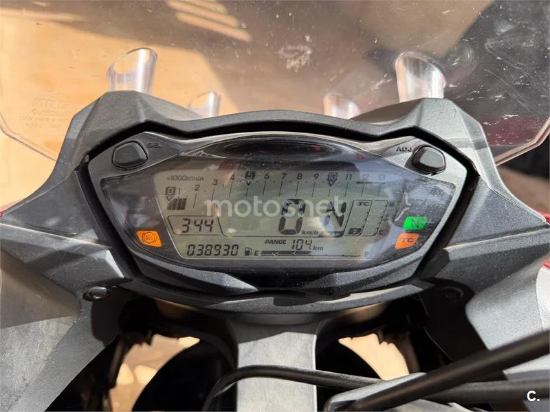 Suzuki GSX-S – Vista 6