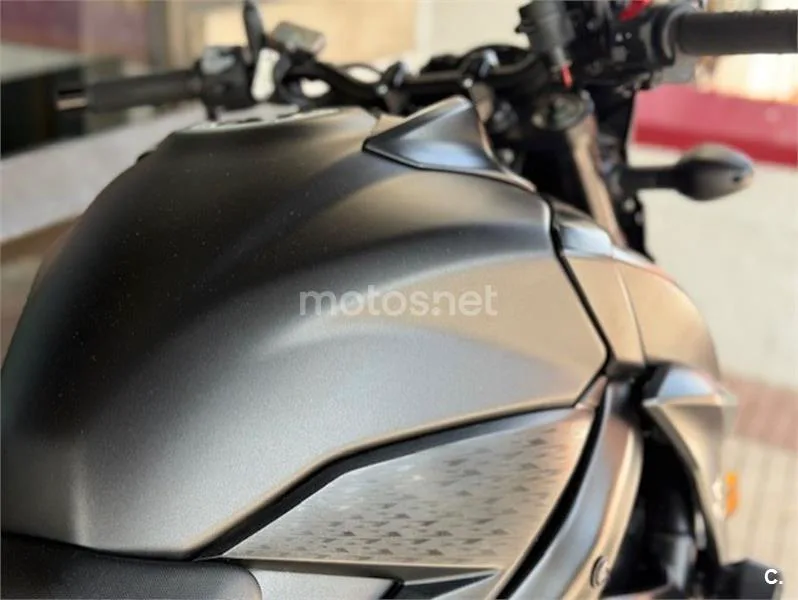 Suzuki GSX-S750 – Vista 7