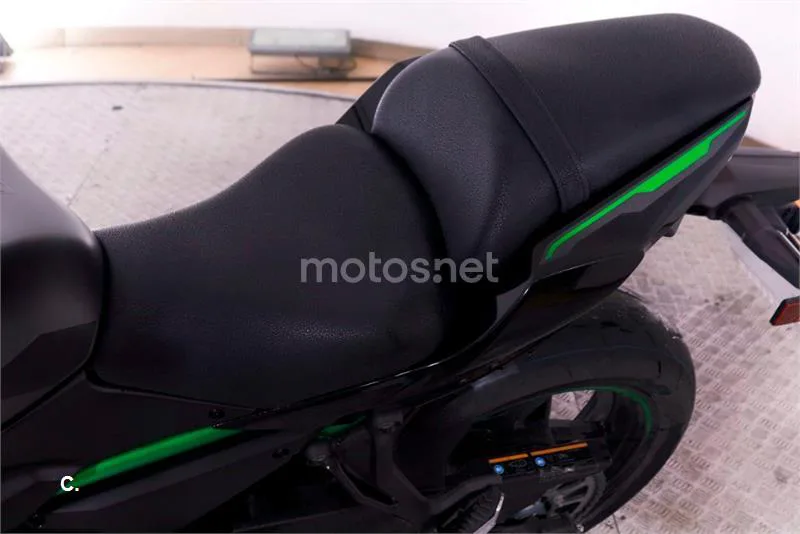 Kawasaki Z650 – Vista 12