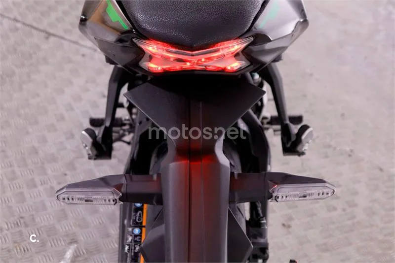 Kawasaki Z650 – Vista 16