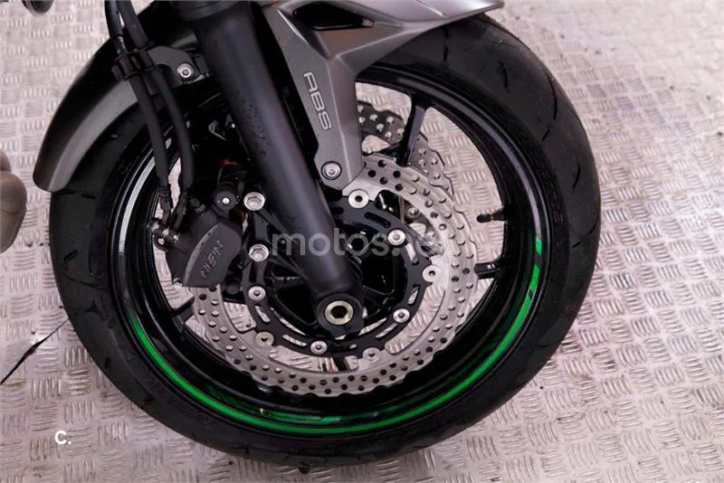 Kawasaki Z650 – Vista 18