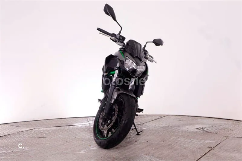 Kawasaki Z650 – Vista 3