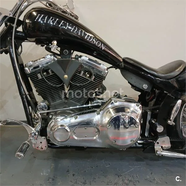 Harley-Davidson Dyna Wide Glide – Vista 11