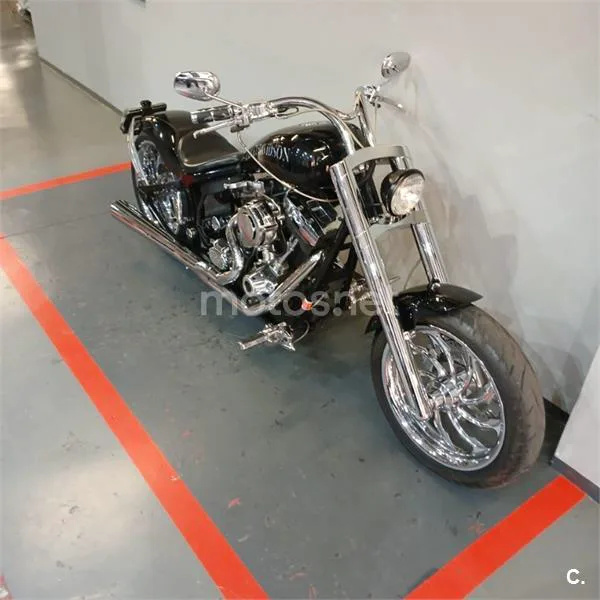 Harley-Davidson Dyna Wide Glide – Vista 16