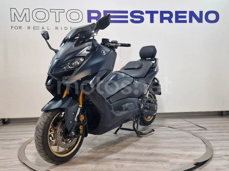 Yamaha TMAX – Vista 5