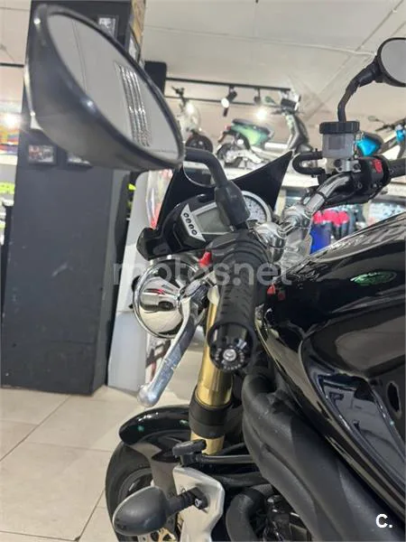 Triumph Speed Triple – Vista 5