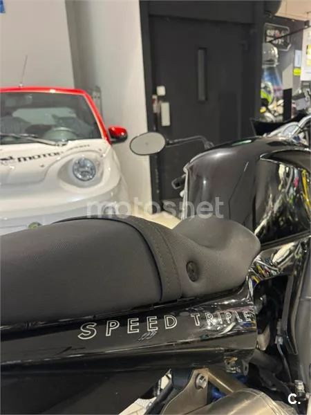 Triumph Speed Triple – Vista 6