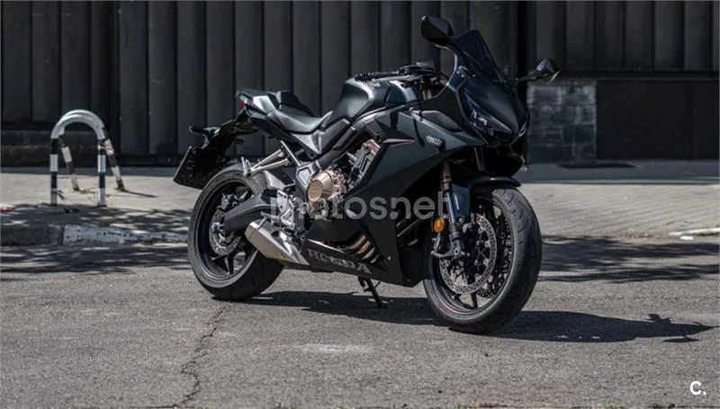 Honda CBR 650 R – Vista 7