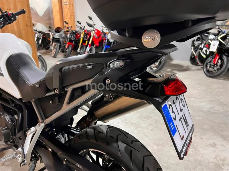 Triumph Tiger 900 – Vista 60