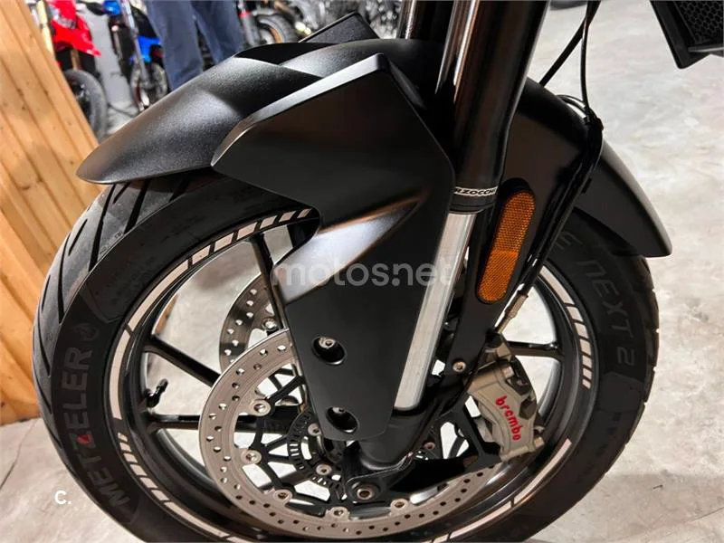 Triumph Tiger 900 – Vista 82