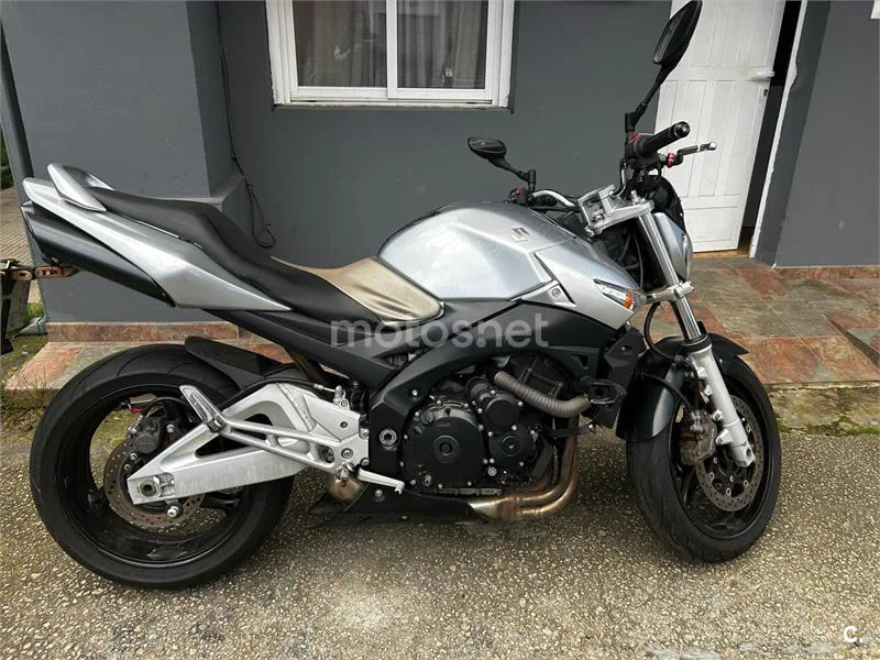 Suzuki GSR 600 – Vista 2