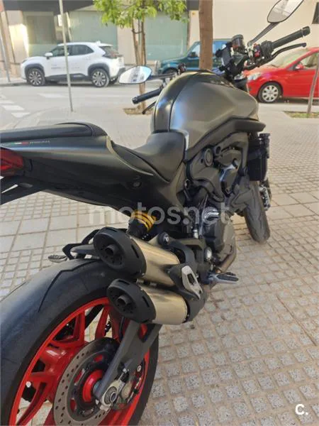 Ducati Monster – Vista 10