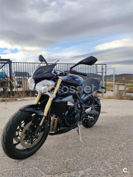 Triumph Street Triple – Vista 2