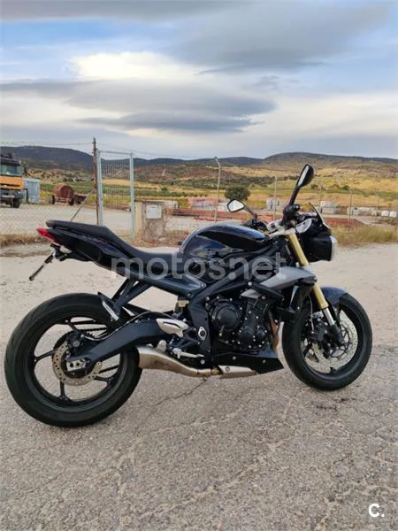 Triumph Street Triple – Vista 4