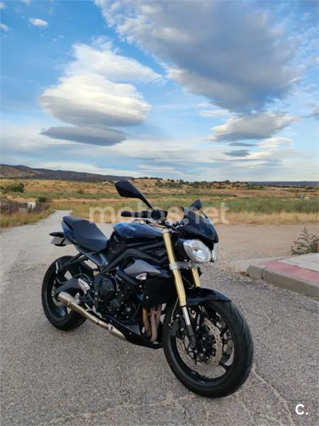 Triumph Street Triple – Vista 5