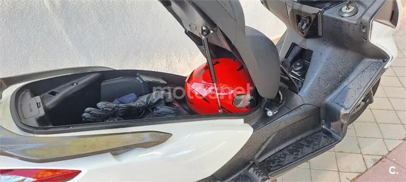 Kymco Super Dink 300 - Vista 9