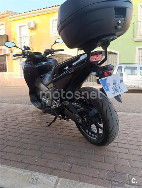 Honda Integra 750 S – Vista 5