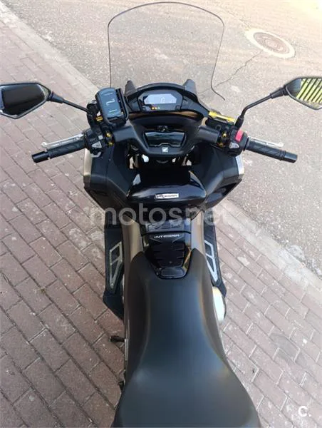 Honda Integra 750 S – Vista 8