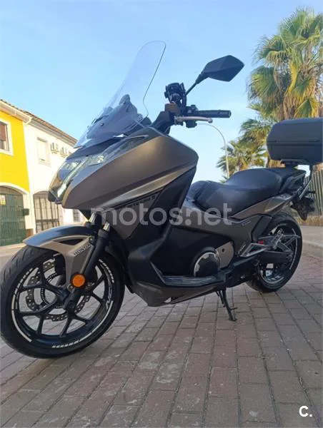 Honda Integra 750 S – Vista 10