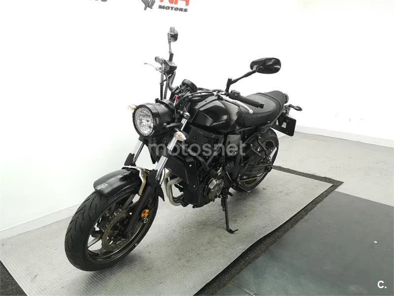 Yamaha XSR 700 – Vista 15