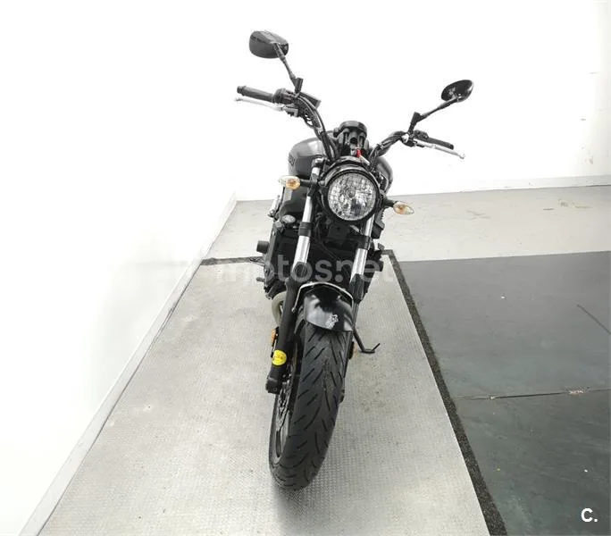 Yamaha XSR 700 – Vista 16