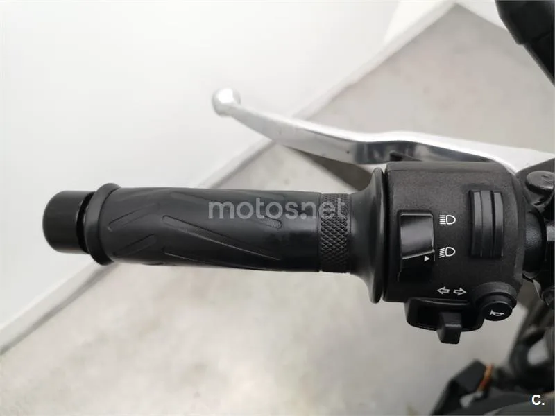 Yamaha XSR 700 – Vista 9