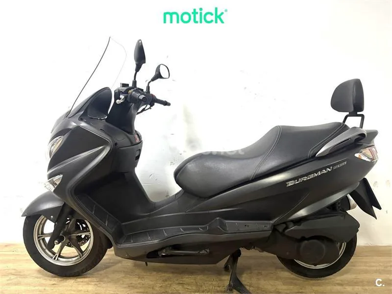 Suzuki Burgman 200 – Vista 5