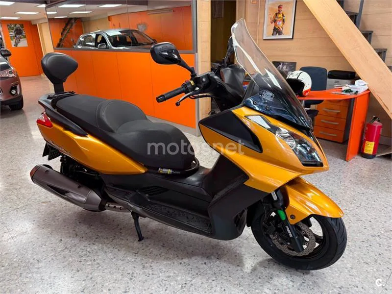 Kymco Grand Dink 300 – Vista 3