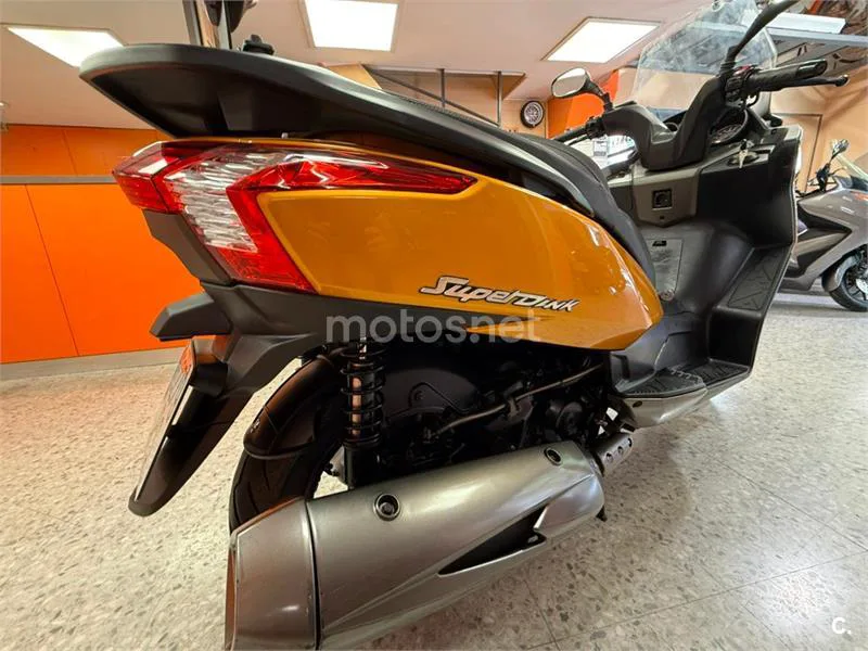 Kymco Grand Dink 300 – Vista 5