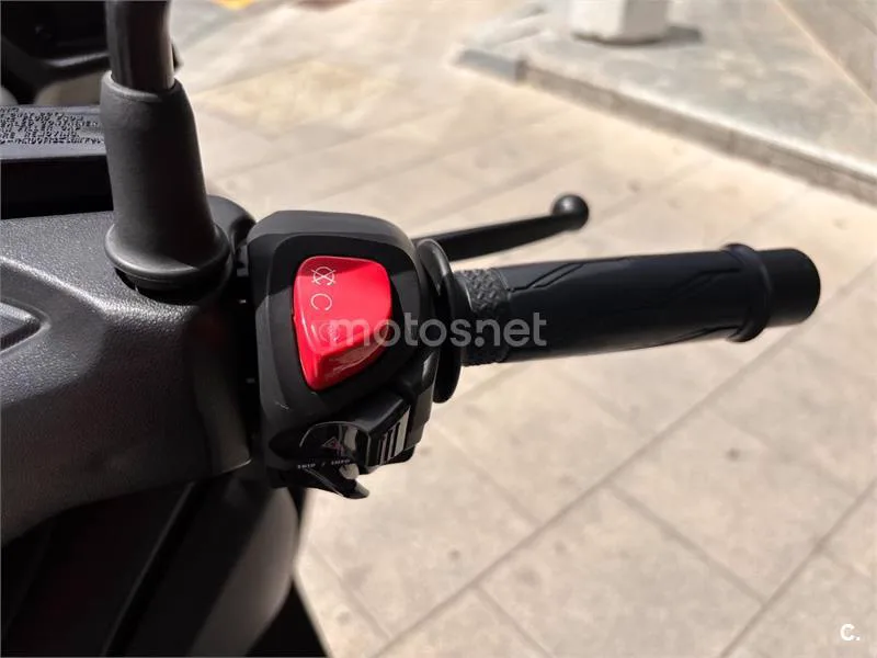 Yamaha XMAX 125 - Vista 15