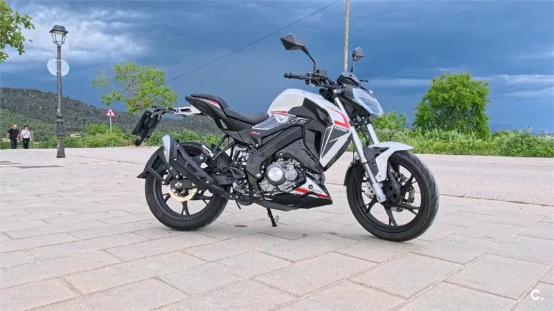 Keeway RKF 125 - Vista 4