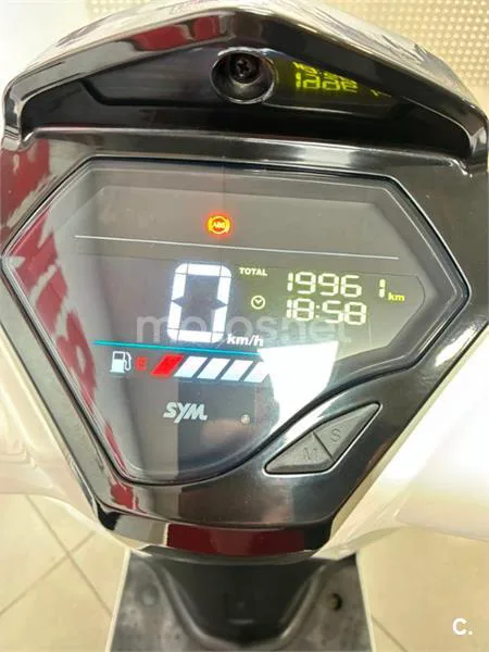 SYM Symphony 125 ST LC – Vista 11