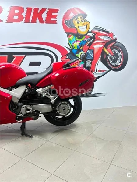 Honda VFR 800 – Vista 6