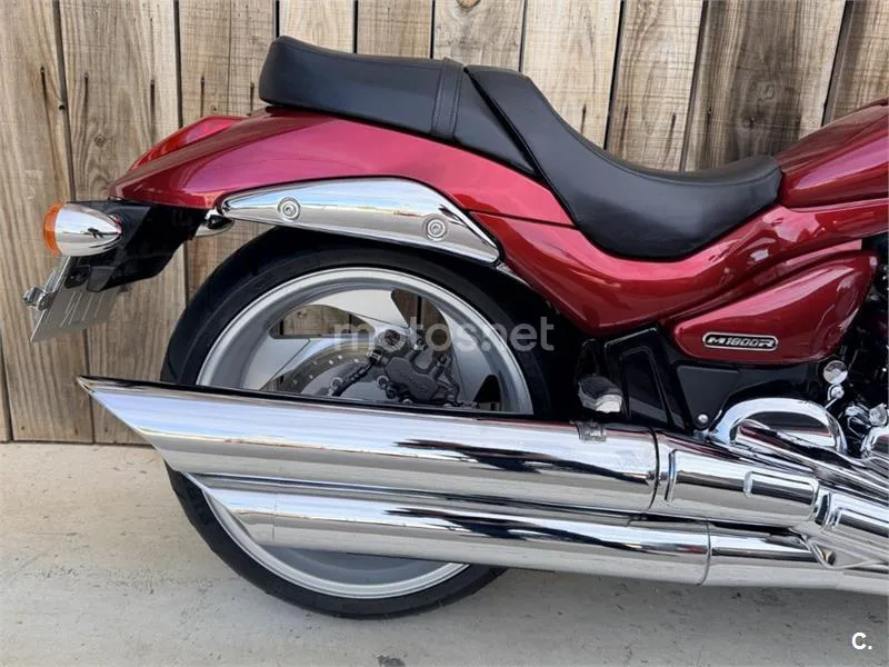 Suzuki Intruder M1800R – Vista 15