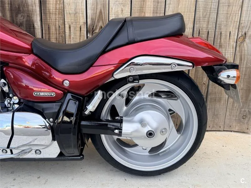 Suzuki Intruder M1800R – Vista 4